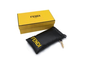 Fendi ΘΗΚΗ