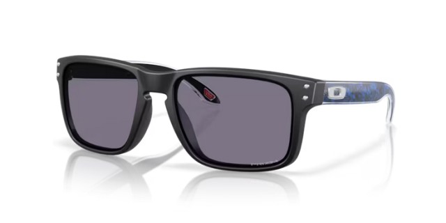 Oakley Holbrook …